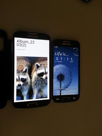 183939d1364037450-samsung-galaxy-s4-mini-erste-bilder-im-netz-aufgetaucht-03.jpg