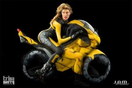 Human_motorcycle_bodypainting_sportbike-640x426.jpg