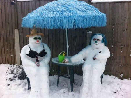 schneemannpaerchen-macht-urlaub.jpg