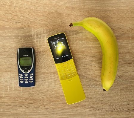 Nokia 8210 Nostalgie + Nokia 8110 4G Retro.JPG