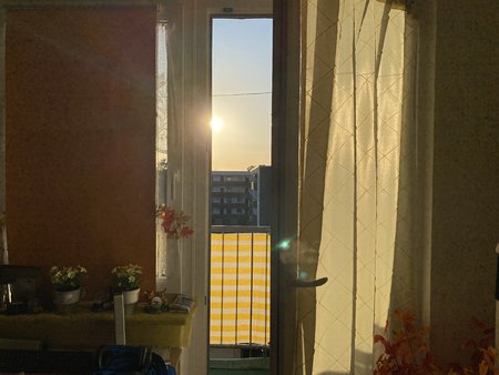 11pro max balkon fokus auf sonne.jpg