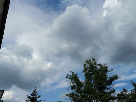 2021-06-04_01_Wolken-ziehen-auf_01.jpg