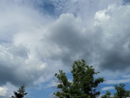 2021-06-04_01_Wolken-ziehen-auf_04.jpg