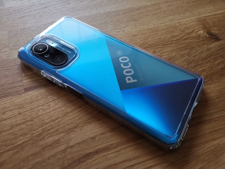 2021-07-06_Spigen-Cover_fuer-das_Poco-F3_01 .jpg