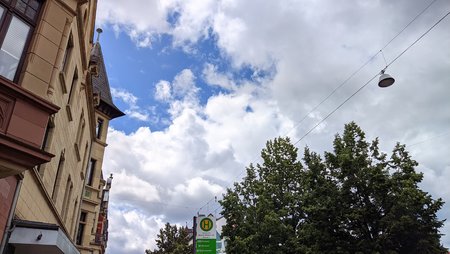 21-07-15_Nach-Tagen-des-Regens-spitzt-etwas-blau-durch-die-Wolken_06.jpg