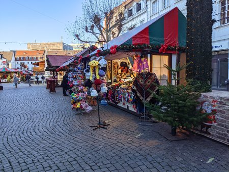 2021-11-24_Teil-des-Weihnachtsmarktes-in-der-Saarbruecker-Innenstadt_03.jpg