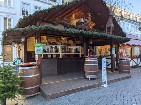 2021-11-24_Teil-des-Weihnachtsmarktes-in-der-Saarbruecker-Innenstadt_07.jpg