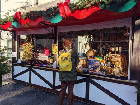 2021-11-24_Teil-des-Weihnachtsmarktes-in-der-Saarbruecker-Innenstadt_12.jpg