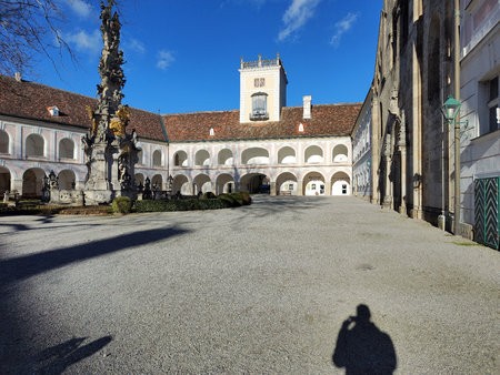 Stift_Heiligenkreuz_5_200MP_to_12MP_WithSharpening.jpg