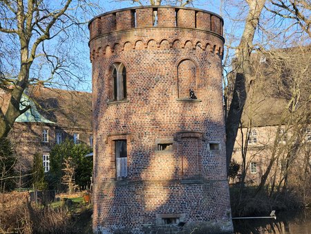 3x Zoom Schloss Bladenhorst.jpg